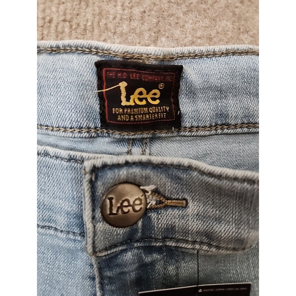 Lee Legendary Mid Rise Capri Jeans Womens 18 Light Blue Raw Hem Stretch NEW - Picture 9 of 11